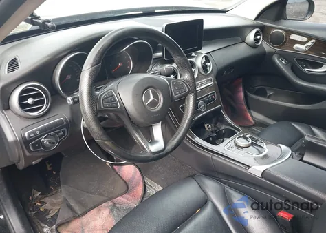 2017 Mercedes-Benz C 300 4Matic/Luxury 4Matic из США, поврежденный, VIN 55SWF4KB4HU220347